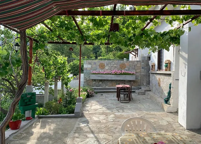 Η Θεα Traditional House